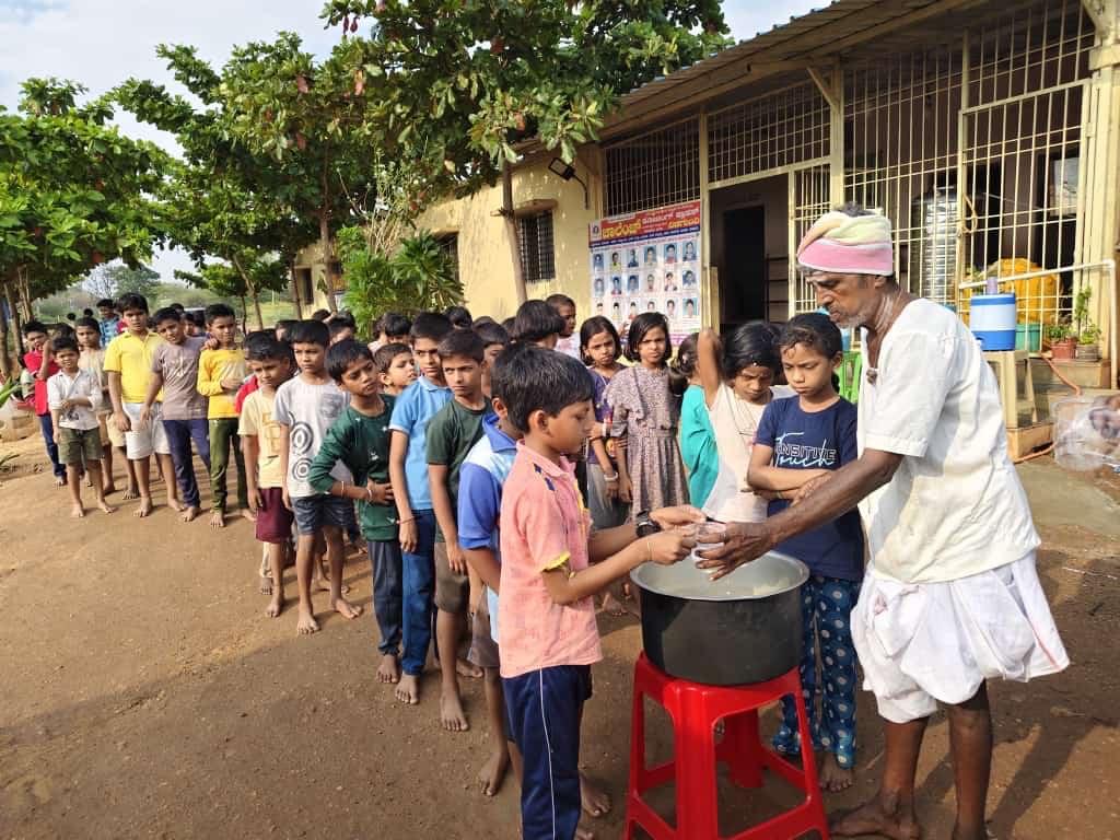 Milk Distribution Drive - Pramodatma Goshala-0